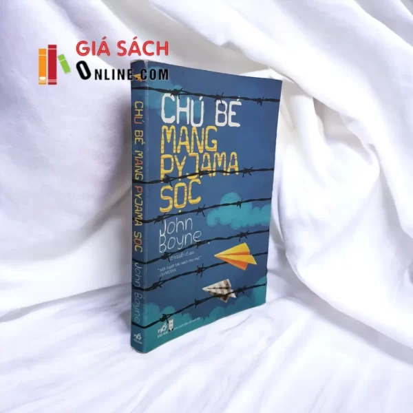 Chú bé mang Pyjama sọc - John Boyne