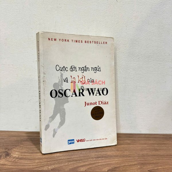 sach cuoc doi ngan ngui va la ky cua oscar wao