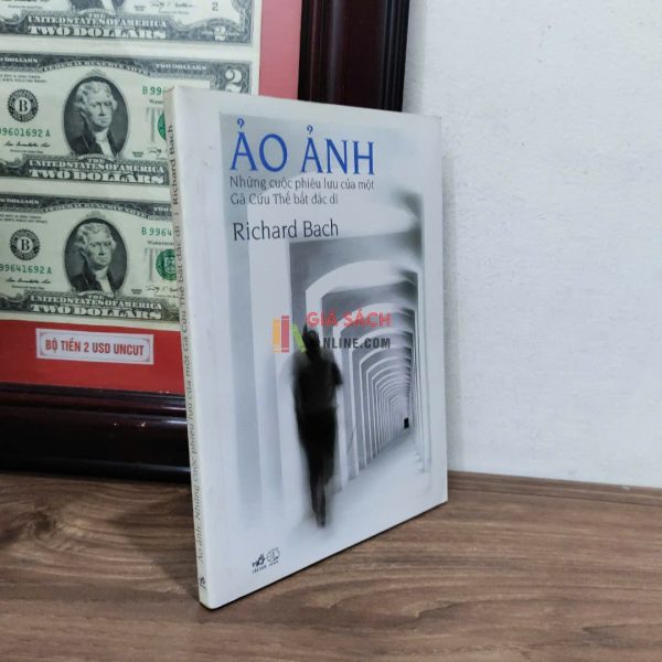 sach ao anh nhung cuoc phieu luu cua mot ga cuu the bat dac di