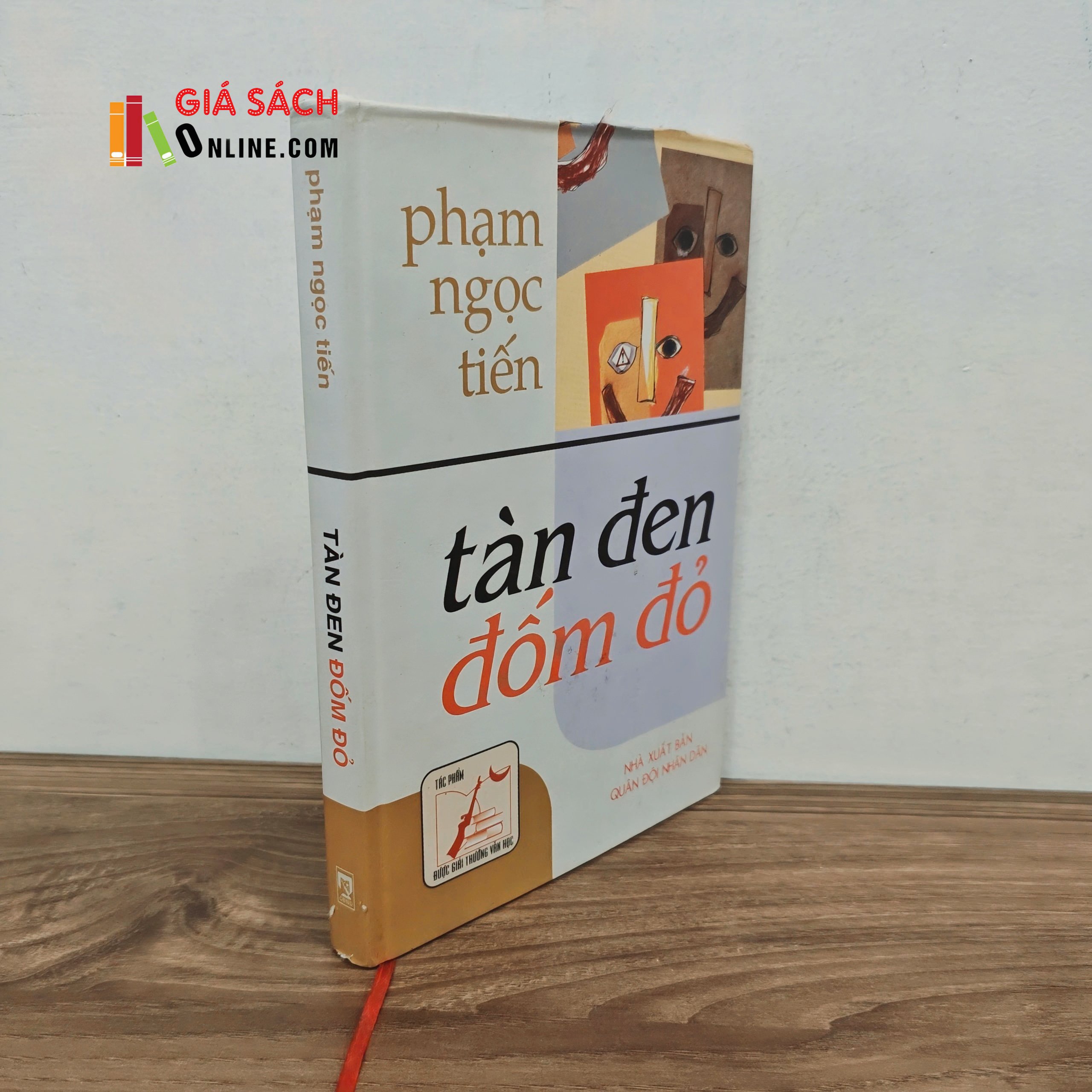 Tàn đen đốm đỏ Phạm Ngọc Tiến